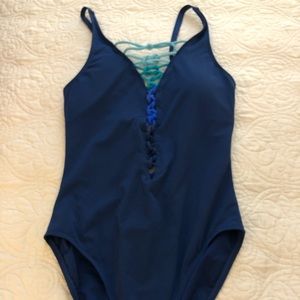 Cute deep V one-piece swimsuit